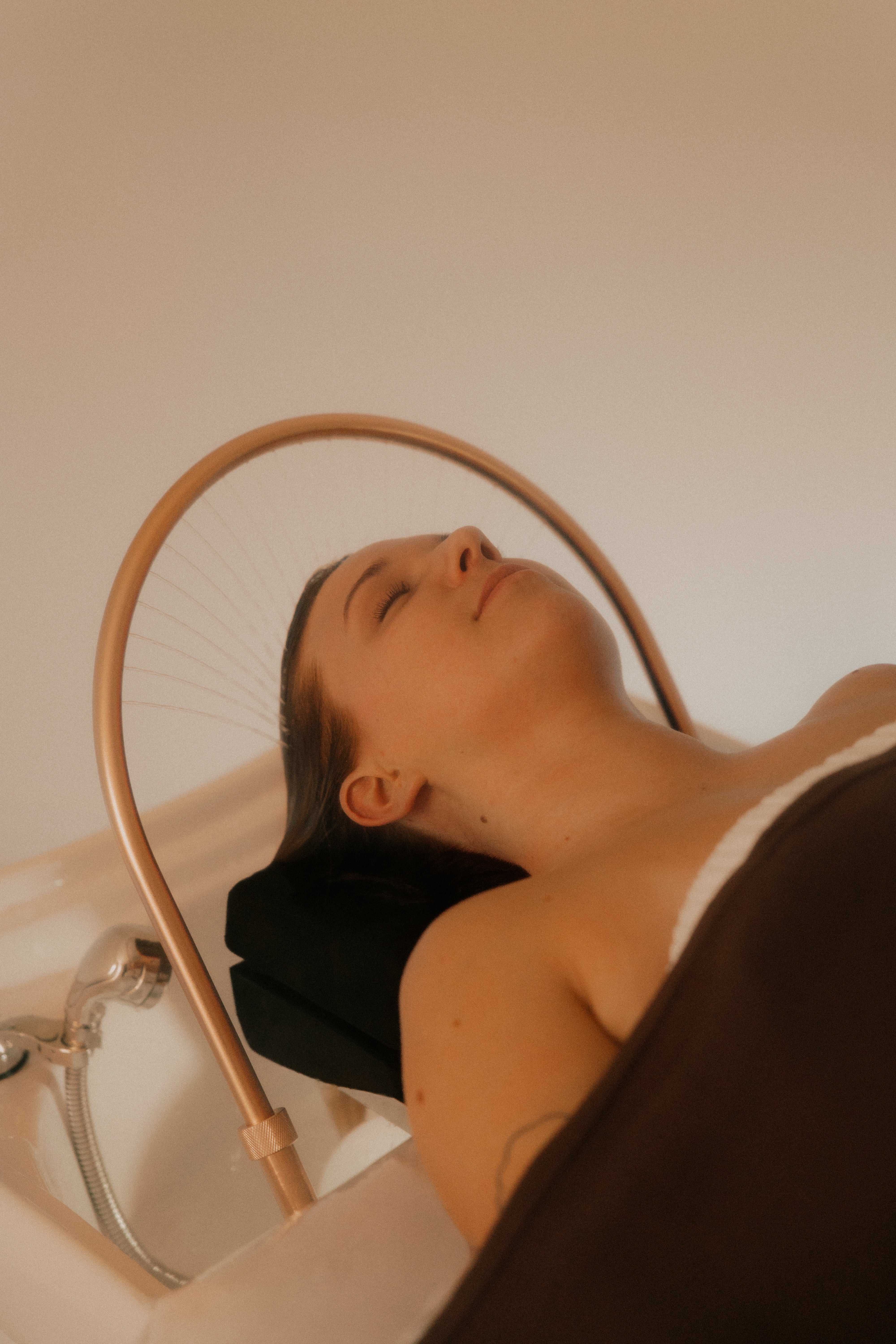 【fruitsalada】peu à beauté Hiru spa Head spa hair ritual | AWŪ, your urban sanctuary – AWŪ sanctuary