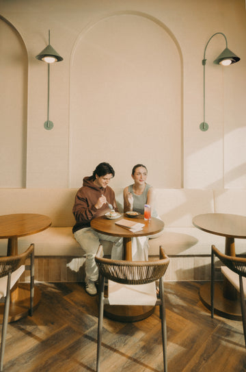 The café-restaurant and nomadic space