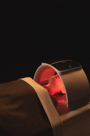 Soin du visage avec luminothérapie - AWŪ