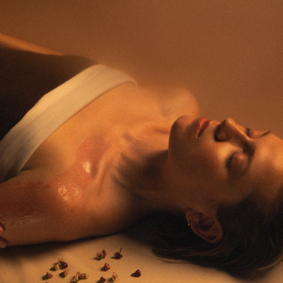 Cérémonie corporelle florale - AWŪ