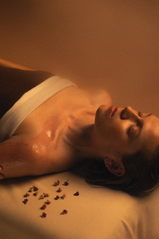 Cérémonie corporelle florale - AWŪ