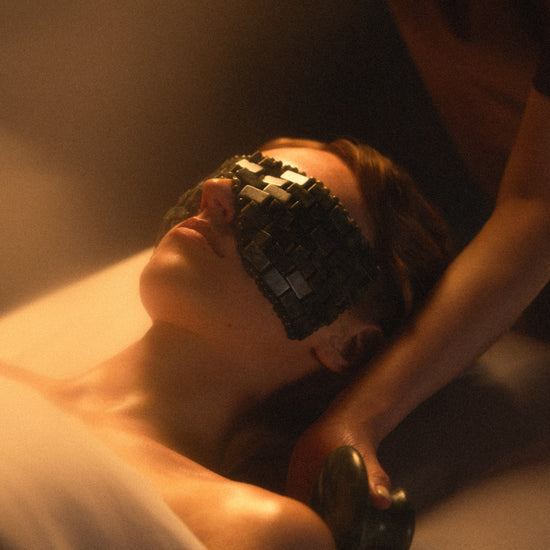 Massage aux pierres de jade - AWŪ