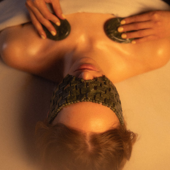 Massage aux pierres de jade - AWŪ