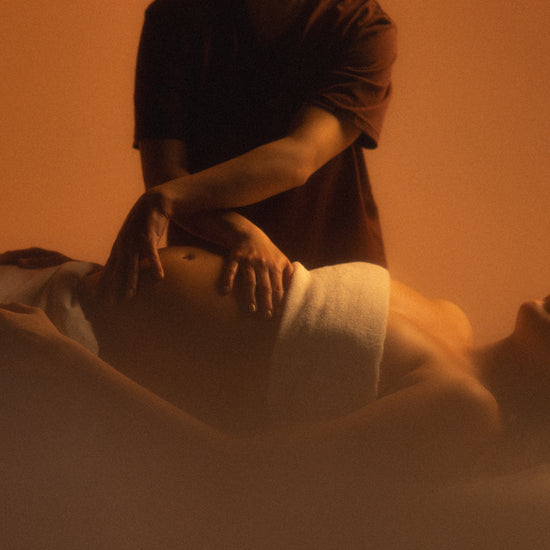 Massage femmes enceintes - AWŪ