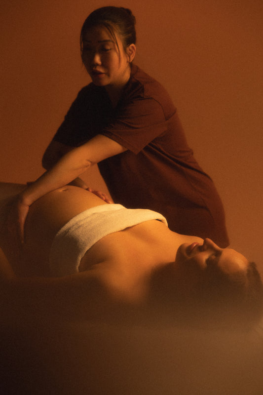 Massage femmes enceintes - AWŪ