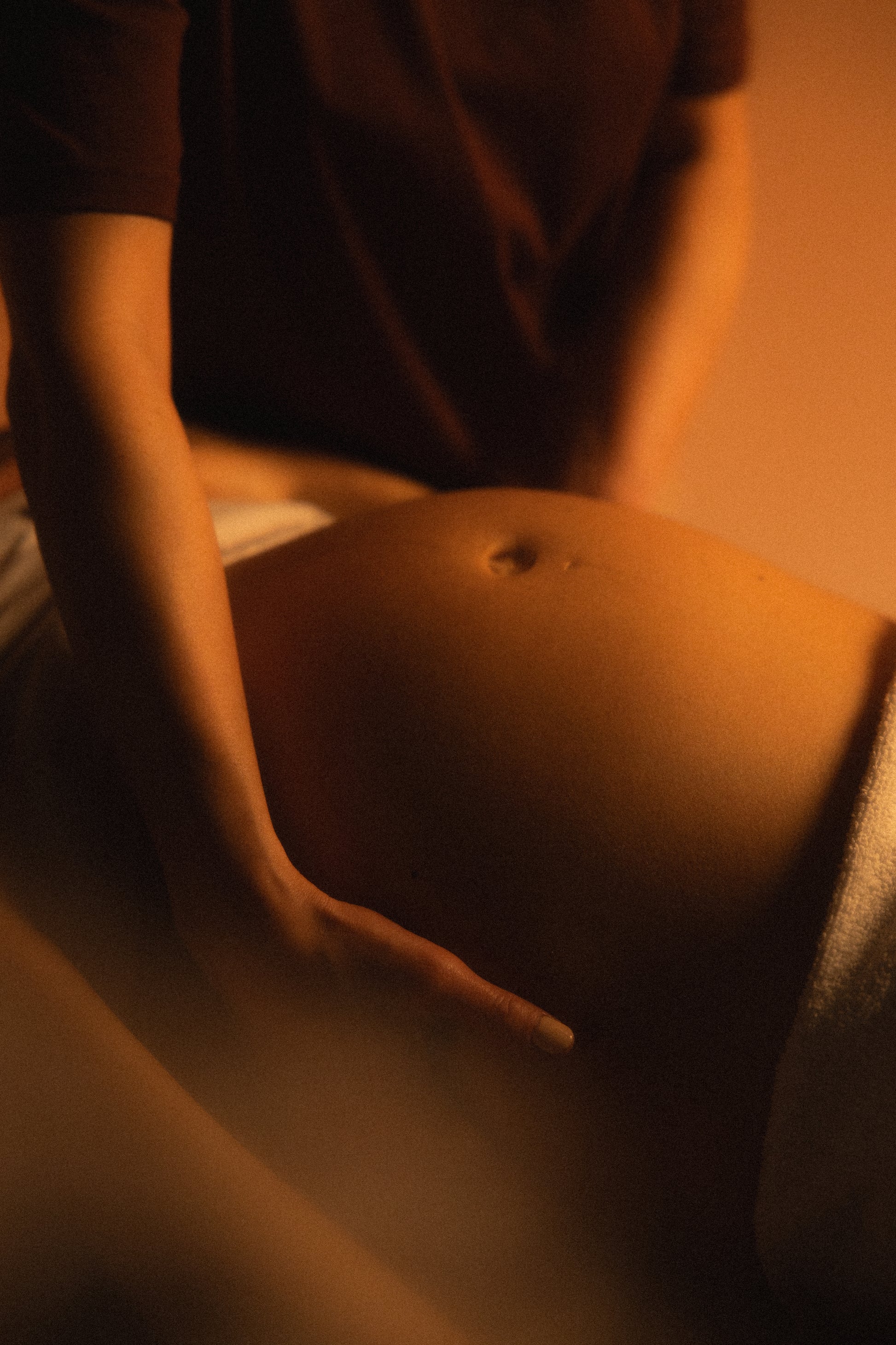Massage femmes enceintes - AWŪ