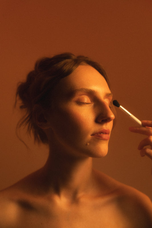 Maquillage éclat naturel - AWŪ